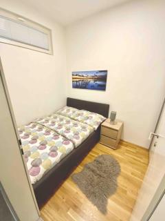 calm, easy access to center, Schönbrunn castle and airport! - 7