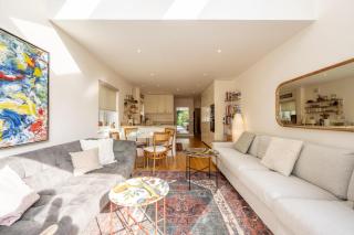 Stylish Surbiton Home 7-Min Walk to Station - Pass the Keys - 4