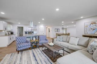 Lake-View Deck! Modern Greers Ferry Lake Retreat - 5