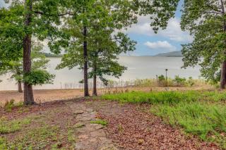 Lake-View Deck! Modern Greers Ferry Lake Retreat - 9