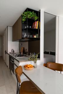 Stylish Collingwood Apartment with Balcony - 7