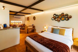 Esensia Boutique Studio - 0