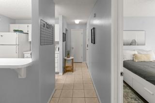 Spacious 4 beds 4 baths Condo Mins to Shands, UF, & DOWNTOWN! - 7