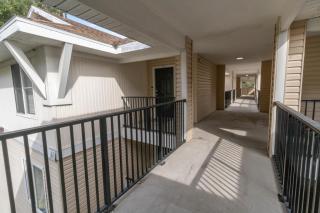 Spacious 4 beds 4 baths Condo Mins to Shands, UF, & DOWNTOWN! - 9