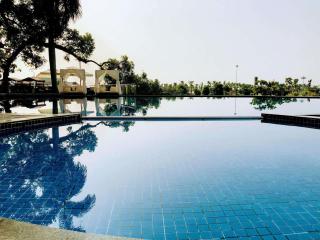 Novotel Ha Long Bay Hotel - 7