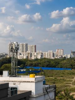 Cedar by Blossom Stays at ITPL Whitefield near Metro Station - 7