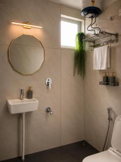 Cedar by Blossom Stays at ITPL Whitefield near Metro Station - 6