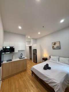 Downtown Studio for 2 with Free private parking - 2