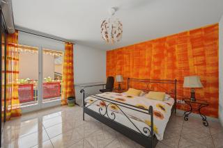 Yellow Suite - 0