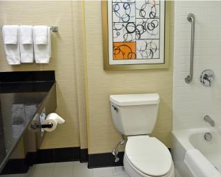 Fairfield Inn Hartford Airport - 7