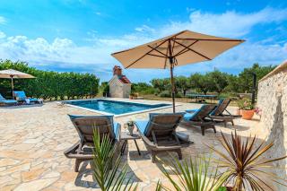 Holiday House Paula sa privatnim grijanim bazenom na mirnoj lokacija blizu mora - Privlaka (Brevilacqua) - 6