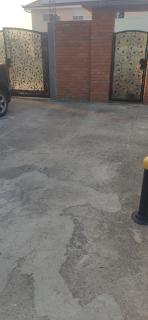 Red Brick Airport Apartment - 3