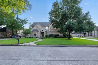 Spacious 4BR Home with Game Room near Woodlands - 6