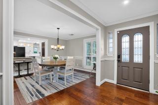 Spacious 4BR Home with Game Room near Woodlands - 5