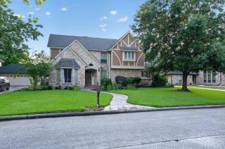 Spacious 4BR Home with Game Room near Woodlands - 4