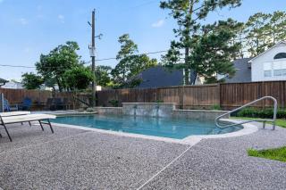 Spacious 4BR Home with Game Room near Woodlands - 9