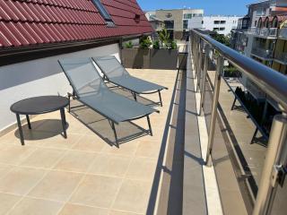 Studios and Apartments by Sea View - 9
