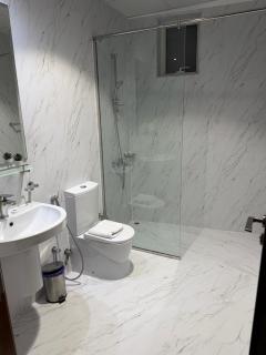 Dunya Tower Luxury and 2 min walk to Dubai Mall and Burj Khalifa in heart of Downtown - 4