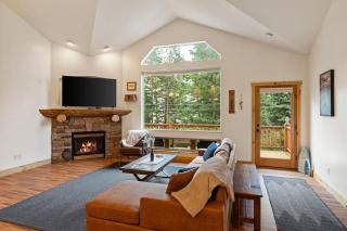 Lookout Cabin at Flathead - Sleeps 7 - 0
