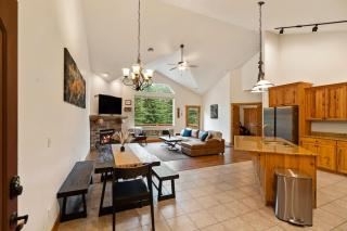 Lookout Cabin at Flathead - Sleeps 7 - 2