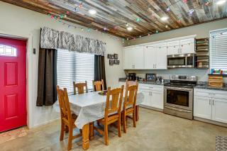 9 Mi to Dtwn: Barndominium in Lubbock - 3