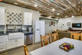 9 Mi to Dtwn: Barndominium in Lubbock - 1