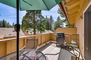 Lake Tahoe! Boating, Beach, Golf, Pool & Skiing - 4