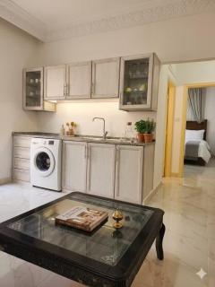 Modern Studio with private Patio - Shmeisani, Amman - 0
