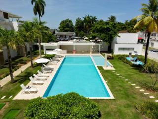 Modern 2BD With Pool And Huge Private Terrace - 6