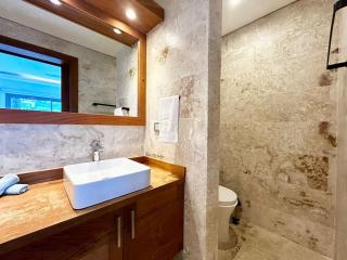 Modern 2BD With Pool And Huge Private Terrace - 1