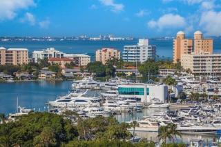 Beach Downtown-Family & Pet Friendly-Balcony & Garage-10 Acre Park with Pickleball, Tennis & Basketball-Lido Beach-Opera-Symphony-St Armands Circle - 8