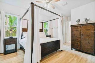 Beach Downtown-Family & Pet Friendly-Balcony & Garage-10 Acre Park with Pickleball, Tennis & Basketball-Lido Beach-Opera-Symphony-St Armands Circle - 5