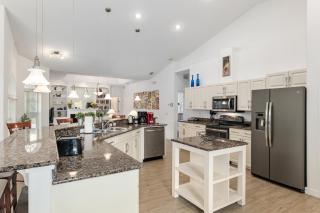 Inverness Family Retreat, 4BR Pool & Spa, Trail & Springs Nearby - 5