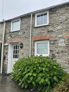 Old Malthouse 2 bedroom cottage in the heart of Padstow with parking - 2