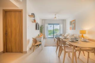 Born | Modern 2BR with Pools and Gym - 5