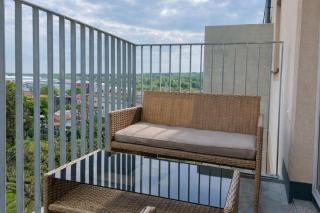 55 m2 Stylish Apartment with Balcony & Free Parking - 0