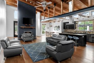 Private Hill Country Estate on 4 Acres l Pool - 7