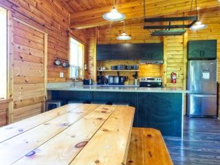 Renovated 6 Bedroom Chalet Hot Tub Near Village - 2