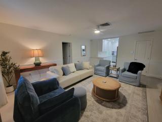 Charming 3BR St. Armands Retreat - 7