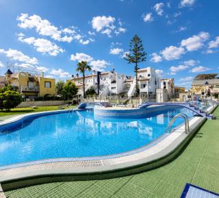 Charming Upper Bungalow with Terrace and Communal Pool in Torrevieja - 0