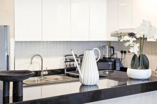 Modern 2BR Oasis - Al Raha Elegant Vera Retreat - 1