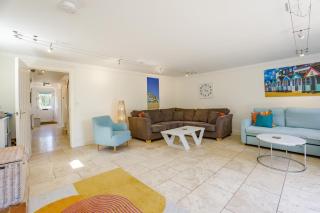 4 Bed in Friston oc-colu - 4