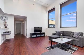 Downtown Chicago Stay with Free In & Out Parking-2 - 4