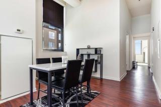 Downtown Chicago Stay with Free In & Out Parking-2 - 2