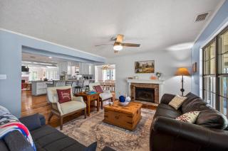 Schulenburg Ranch Retreat, Pond & Fire Pit - 6