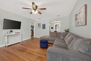 Pure GOLD on Emerald Isle - 4BR Patio WIFI - 7