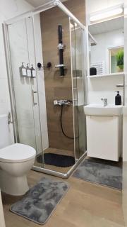 City Center Designer Mint Loft w Free P - 7