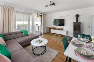 KMS Homes - balcony - NETFLIX - modern - 7