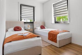 KMS Homes - balcony - NETFLIX - modern - 4