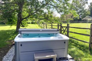 3 Acres, Mtn Views, Hot Tub, Steps to Winery - 9